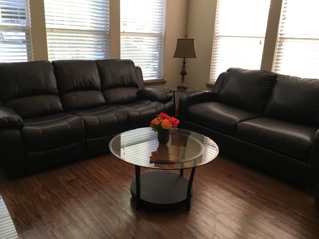 Resort Style Apartment/Home - The Woodlands Room photo